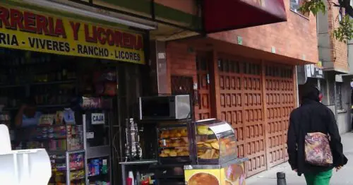 CIGARRERIA Y CAFETERIA  137 BOGOTÁ